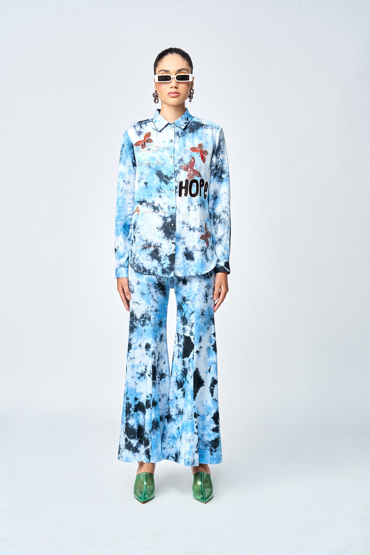 BUTTERFLY SCRIBBLE HIGH LOW SHIRT WITH BELL BOTTOM PANTS