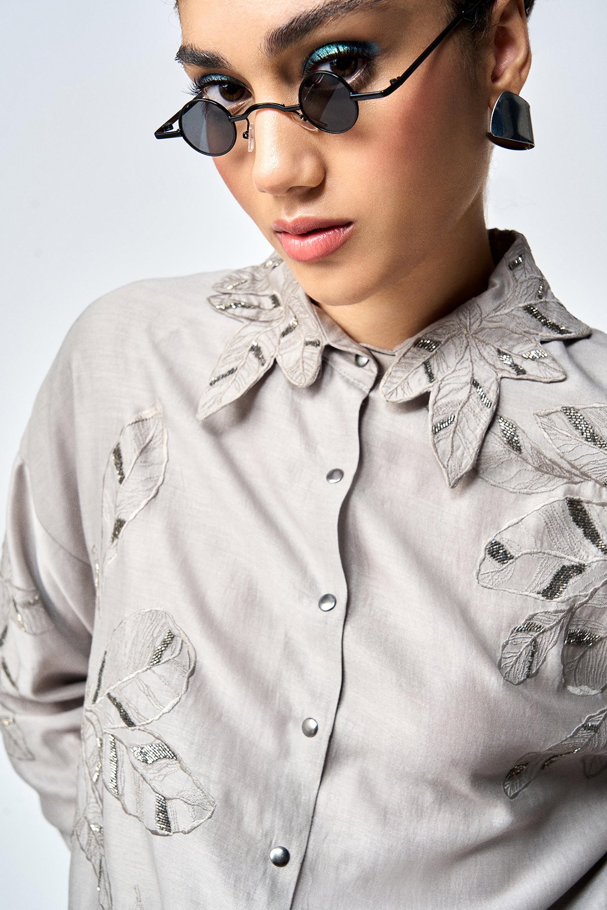 DELICATE LEAVES DROP SHOULDER ASYMETRIC SHIRT