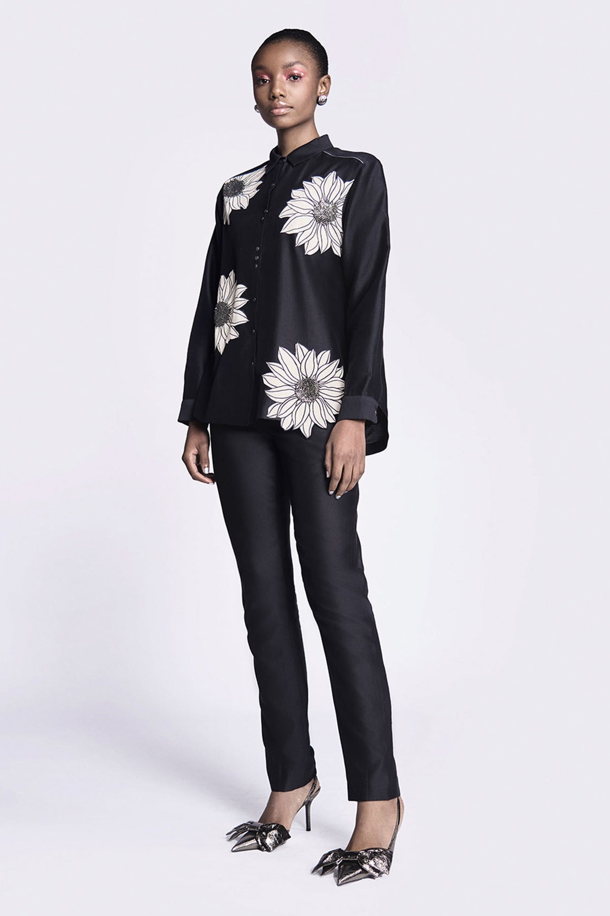 Narrow Pants of (Sunflower Applique High Low Shirt)